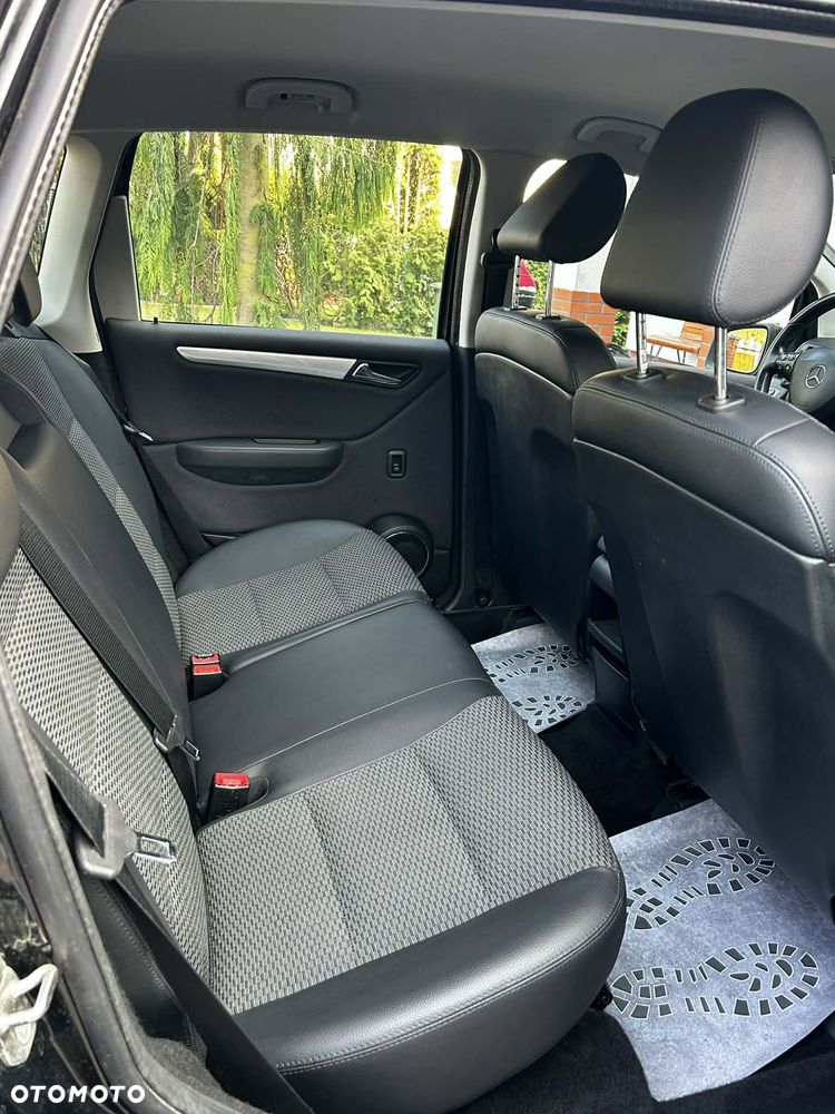 Mercedes-Benz Klasa A 180 CDI Autotronic Avantgarde Special Edition - 18