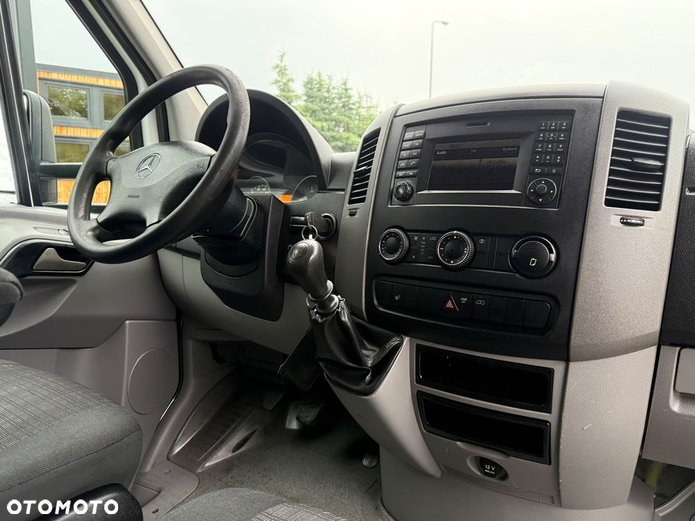 Mercedes-Benz Sprinter - 16
