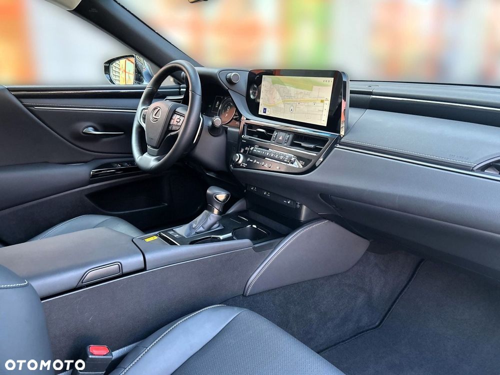 Lexus ES 300h Business Edition - 11
