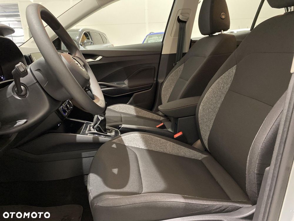 Skoda Fabia 1.0 Essence - 10