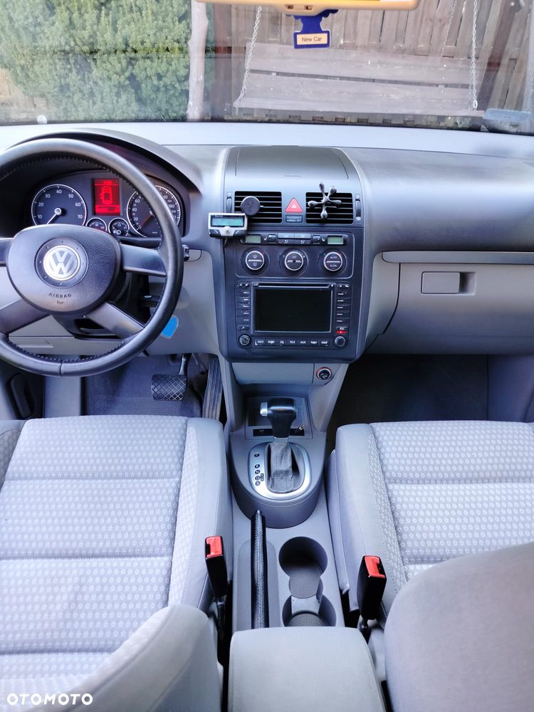 Volkswagen Touran - 24