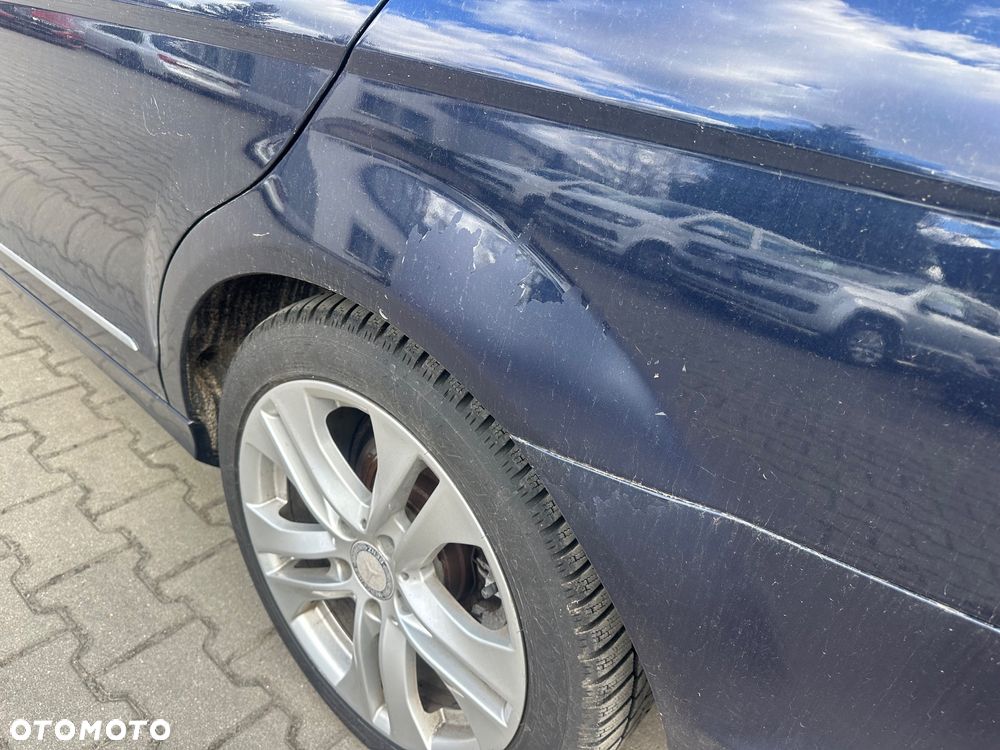 Mercedes-Benz Klasa C 180 CGI Automatik BlueEFFICIENCY Avantgarde - 35