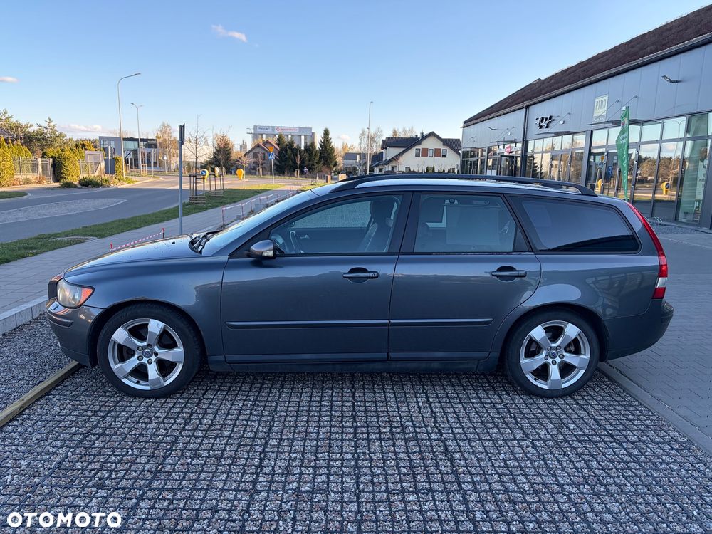 Volvo V50 2.4 Momentum - 1