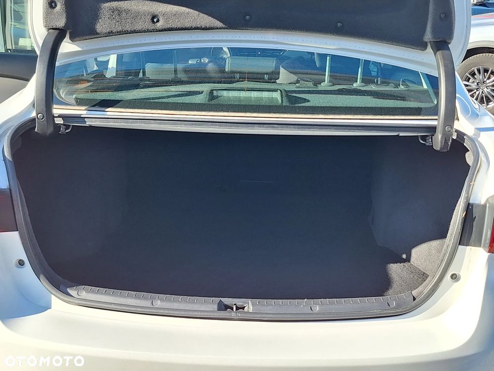 Toyota Avensis 2.0 D-4D Active Business - 19