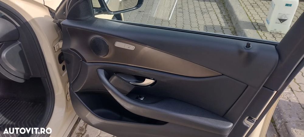 Mercedes-Benz E 200 d T 9G-TRONIC Avantgarde - 13