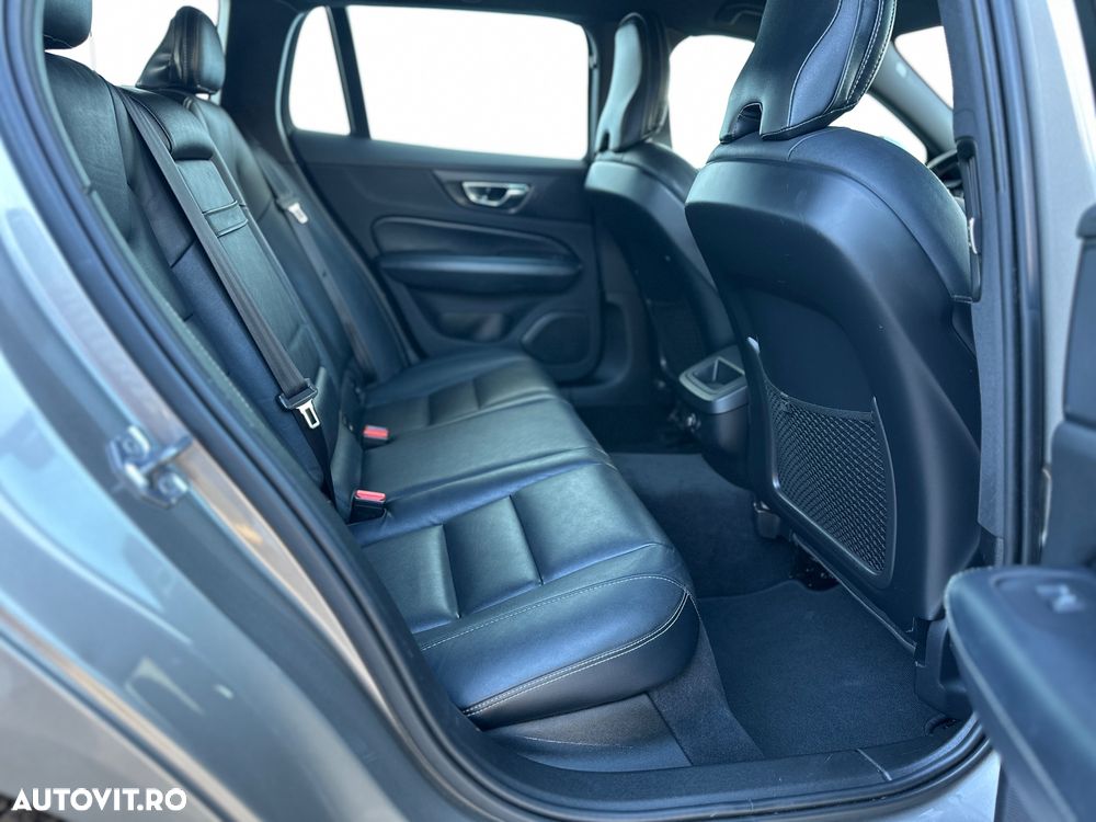 Volvo V60 T5 Geartronic Momentum - 30