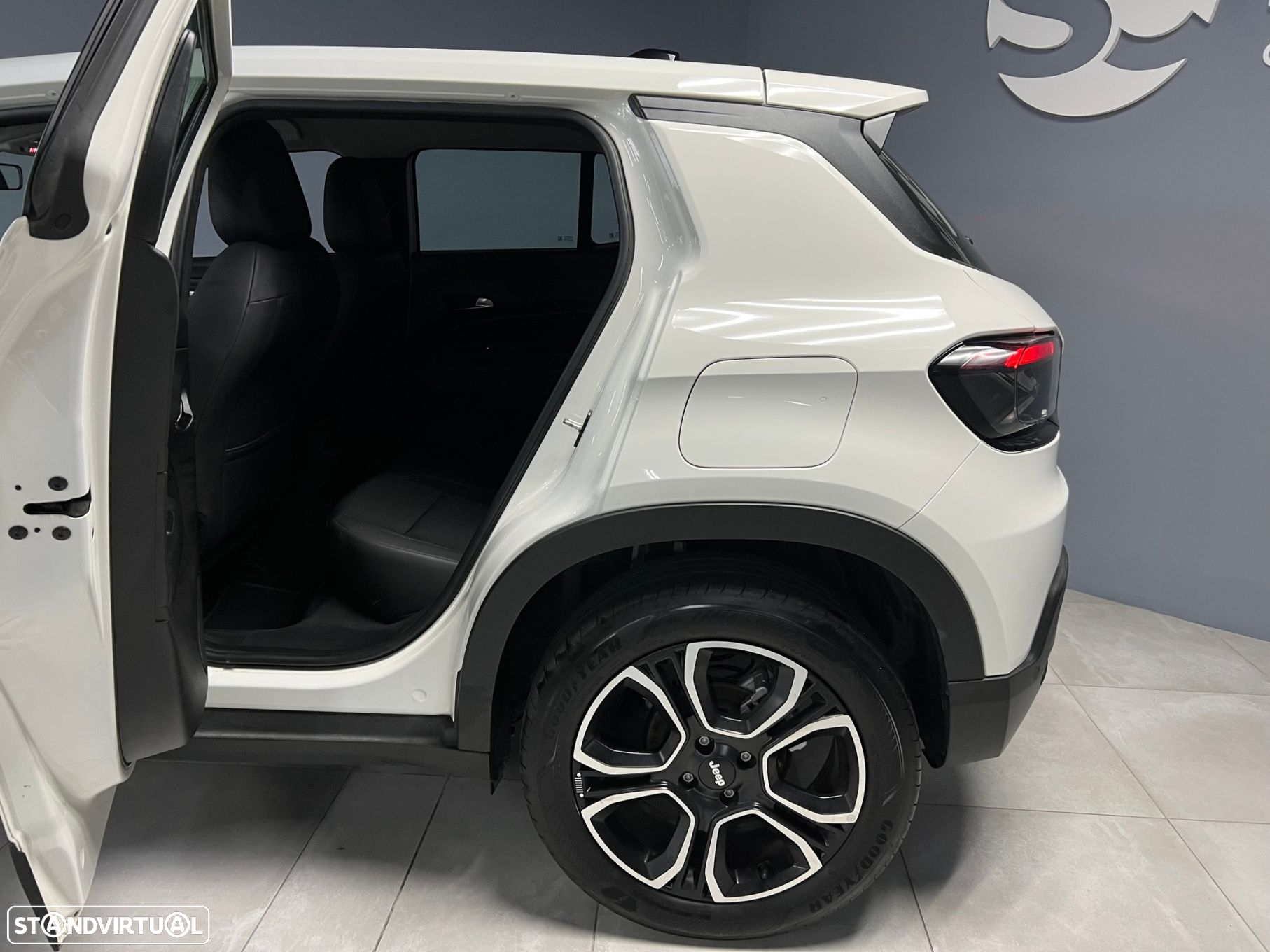 Jeep Avenger 1.2 GSE T3 Altitude - 16