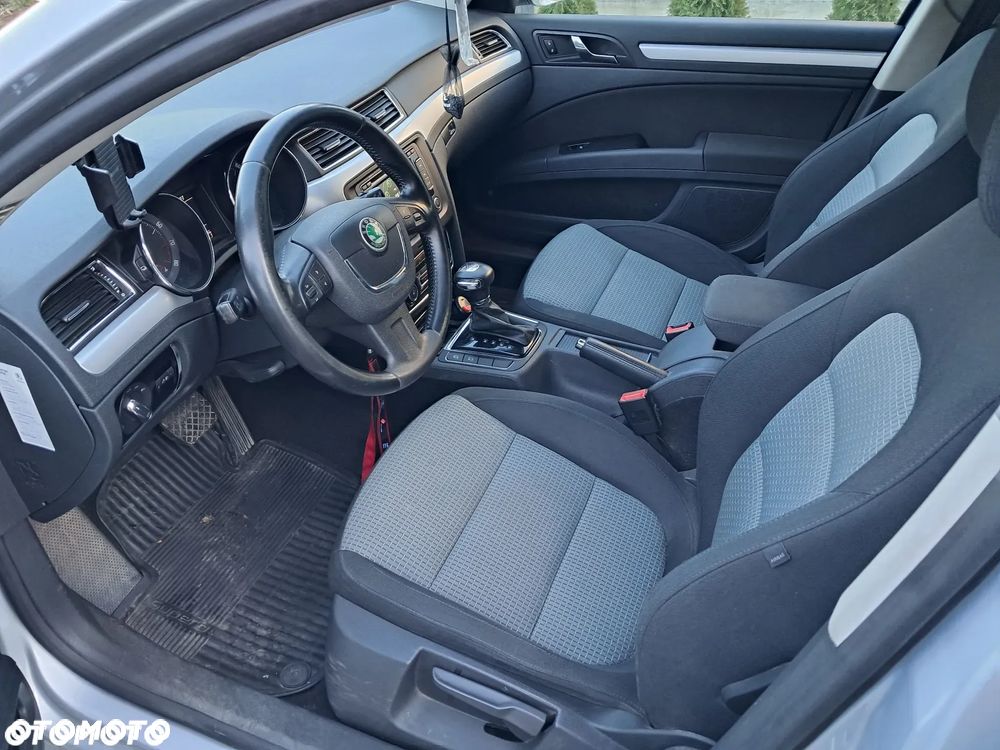 Skoda Superb 1.8 TSI Comfort DSG - 9