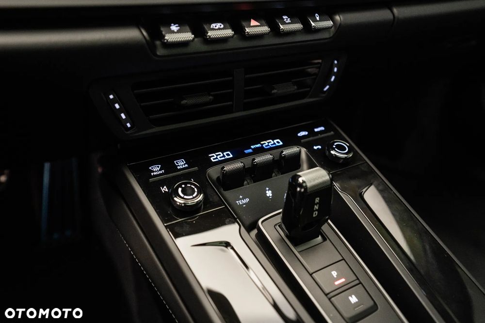 Porsche 911 Carrera T-Hybrid 4 GTS - 27