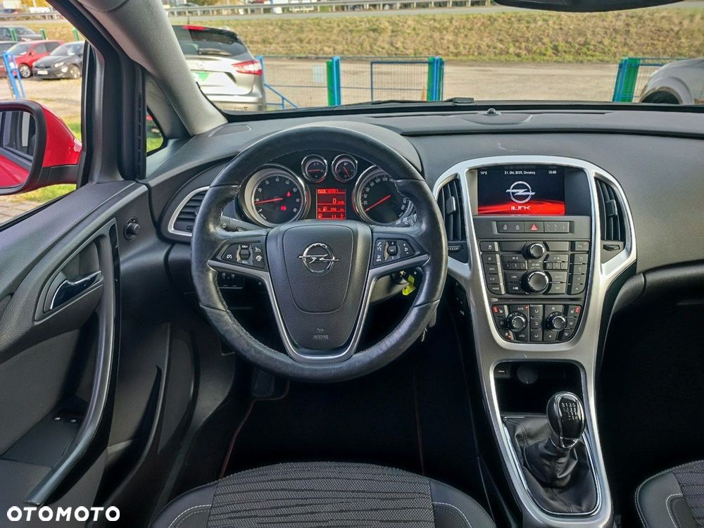 Opel Astra 1.4 Turbo Style - 11