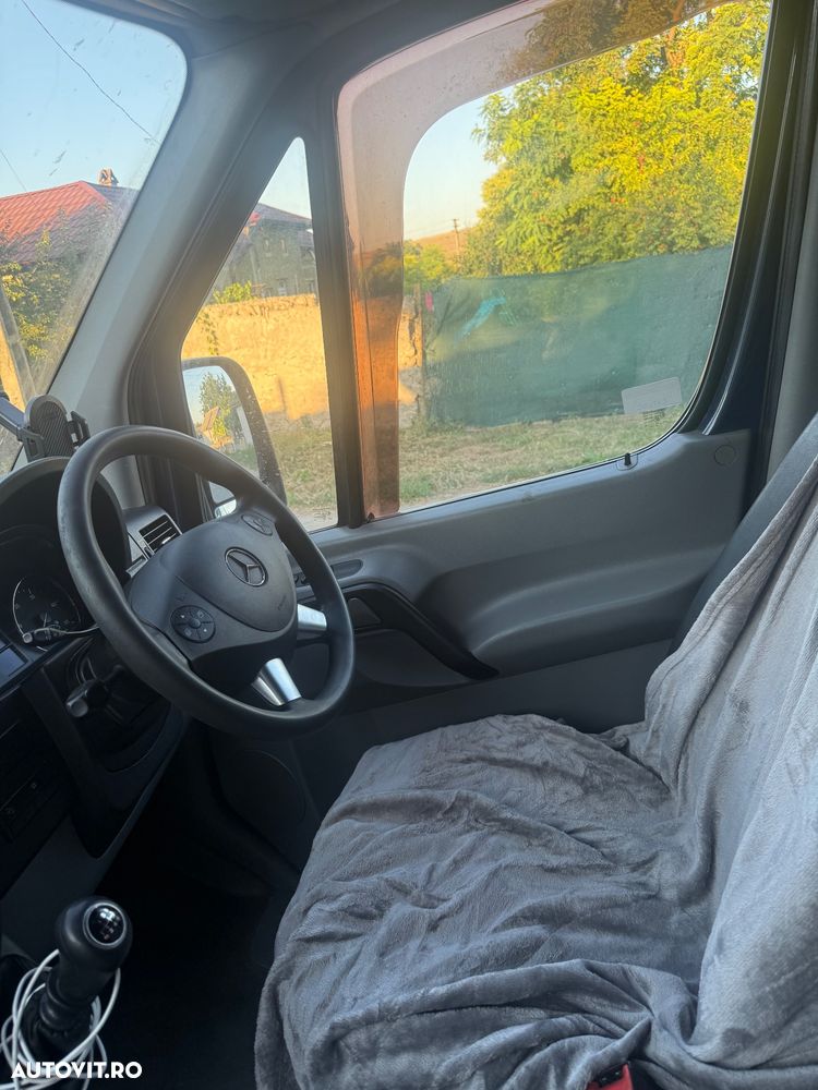 Mercedes-Benz Sprinter - 13