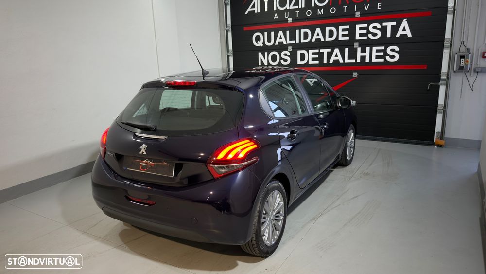Peugeot 208 1.2 PureTech Signature - 9