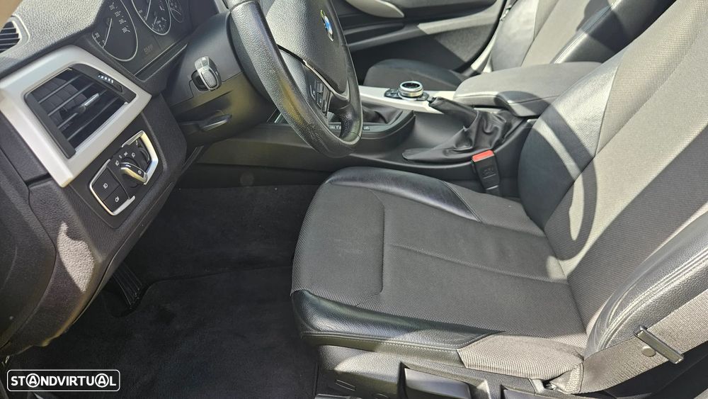BMW 320 d Sport Line - 14