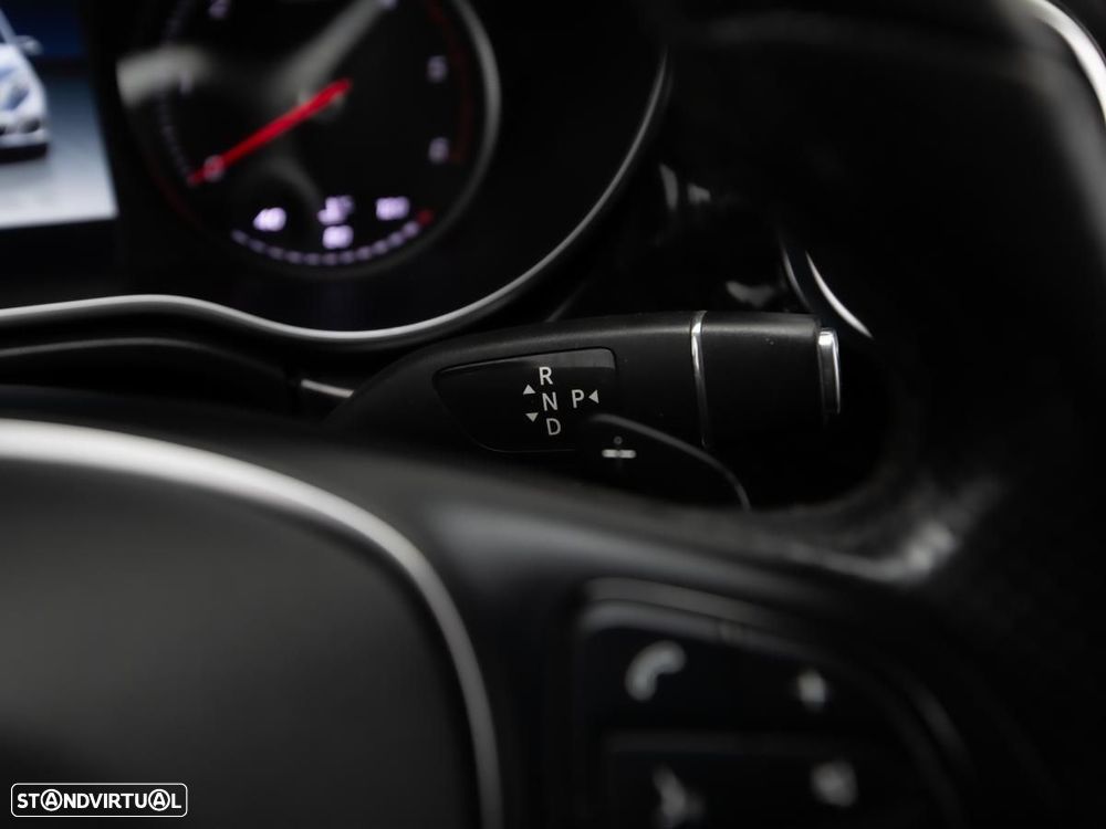 Mercedes-Benz V 220 CDI Compacto Aut. - 20