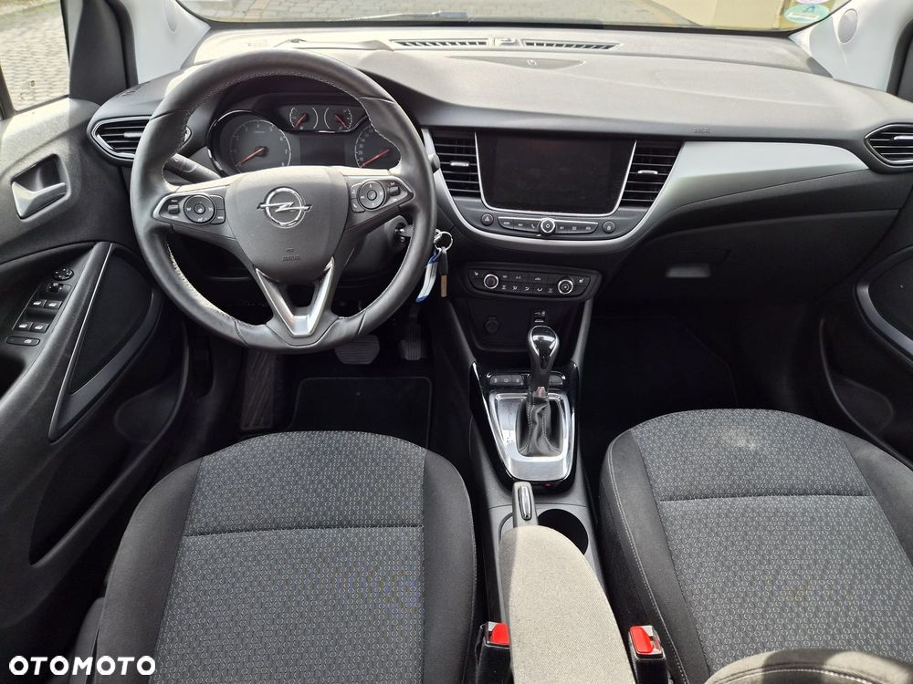 Opel Crossland X 1.2 T Design Line S&S - 9