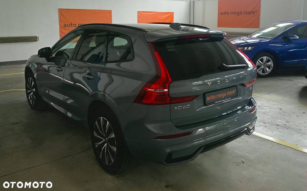 Volvo XC 60 B4 B Plus Dark - 5
