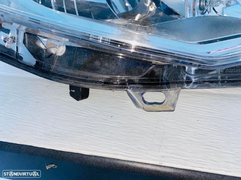 Farol Direito Opel Astra J - 09 / 15 - 3