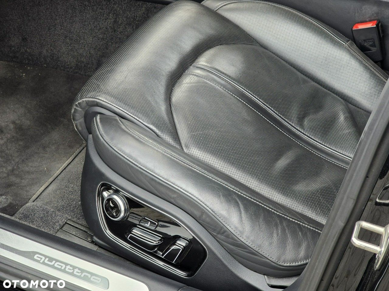 Audi A8 - 8