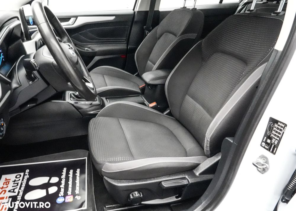 Ford Focus 1.0 EcoBoost 6MT MHEV Titanium - 12