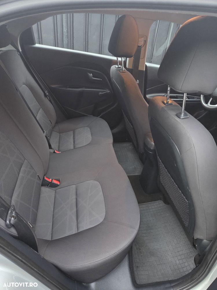 Kia Rio 1.2 GSL Classic - 8