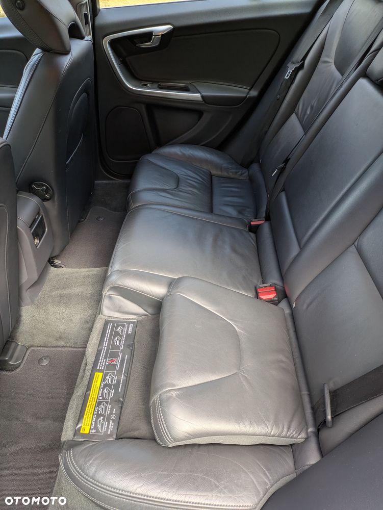 Volvo V60 D4 AWD Summum - 26