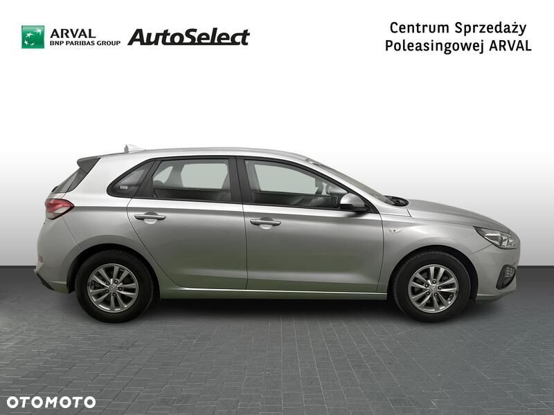 Hyundai i30 1.5 DPI Classic + - 7