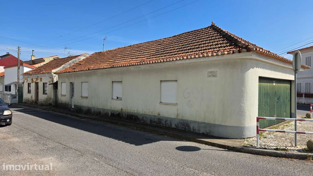 Moradia de R/C, HABITÁVEL, c/ licença, a 5m do Centro. - Grande imagem: 2/25