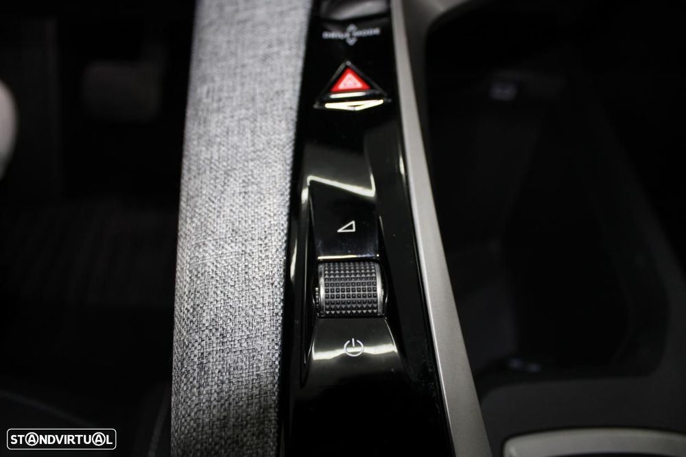 Peugeot E-3008 73 kWh Allure - 21