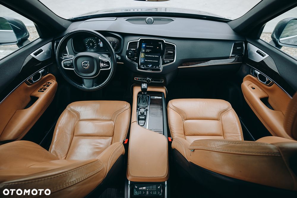 Volvo XC 90 T6 AWD Momentum 7os - 27