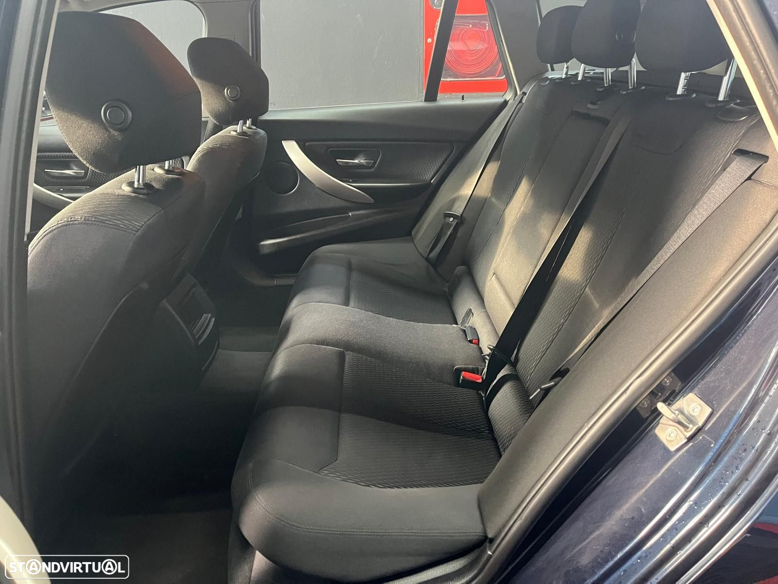 BMW 318 d Touring - 12