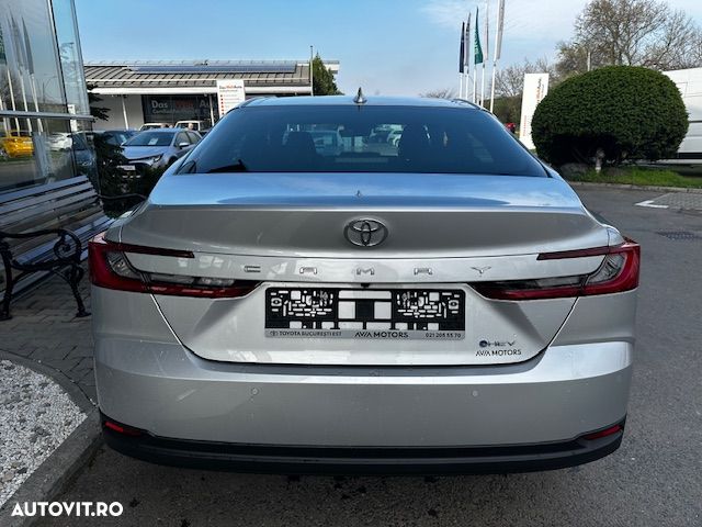 Toyota Camry Executive - 7