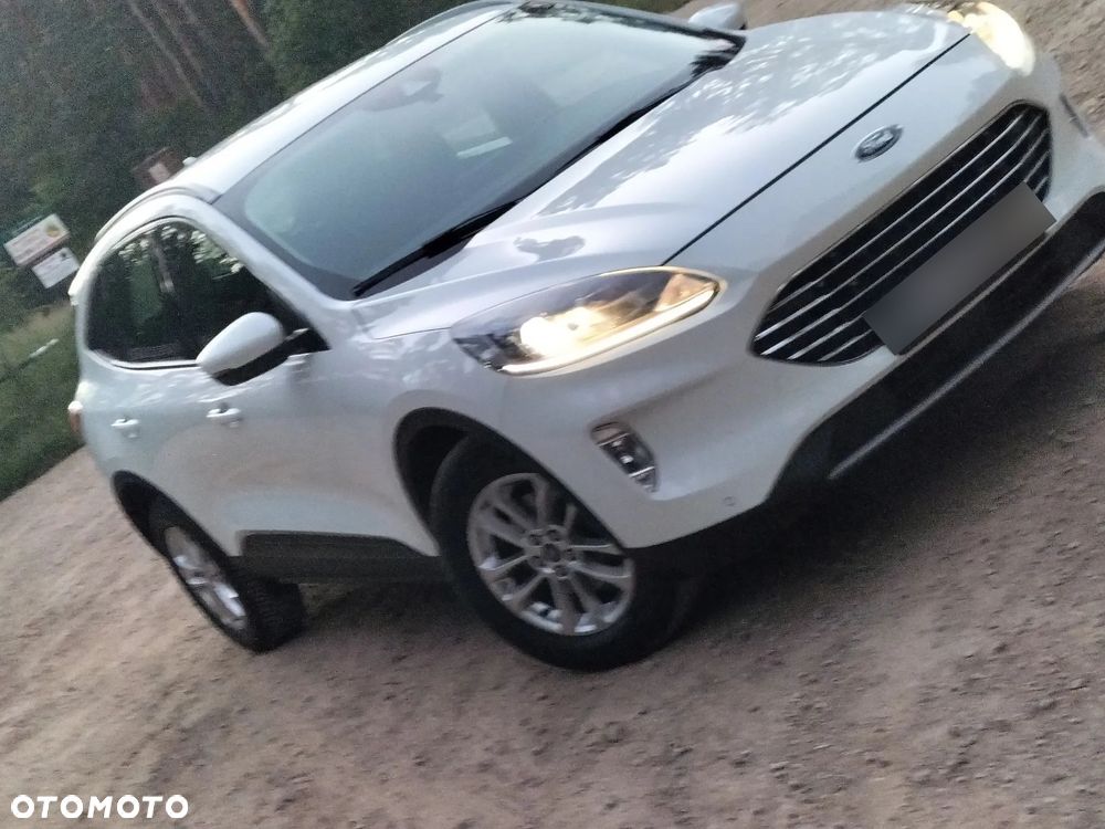 Ford Kuga - 2