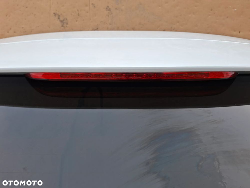 Klapa pokrywa bagażnika kia xceed x-ceed 22+ gt-line kolor biały zwykły kod. HW - 5