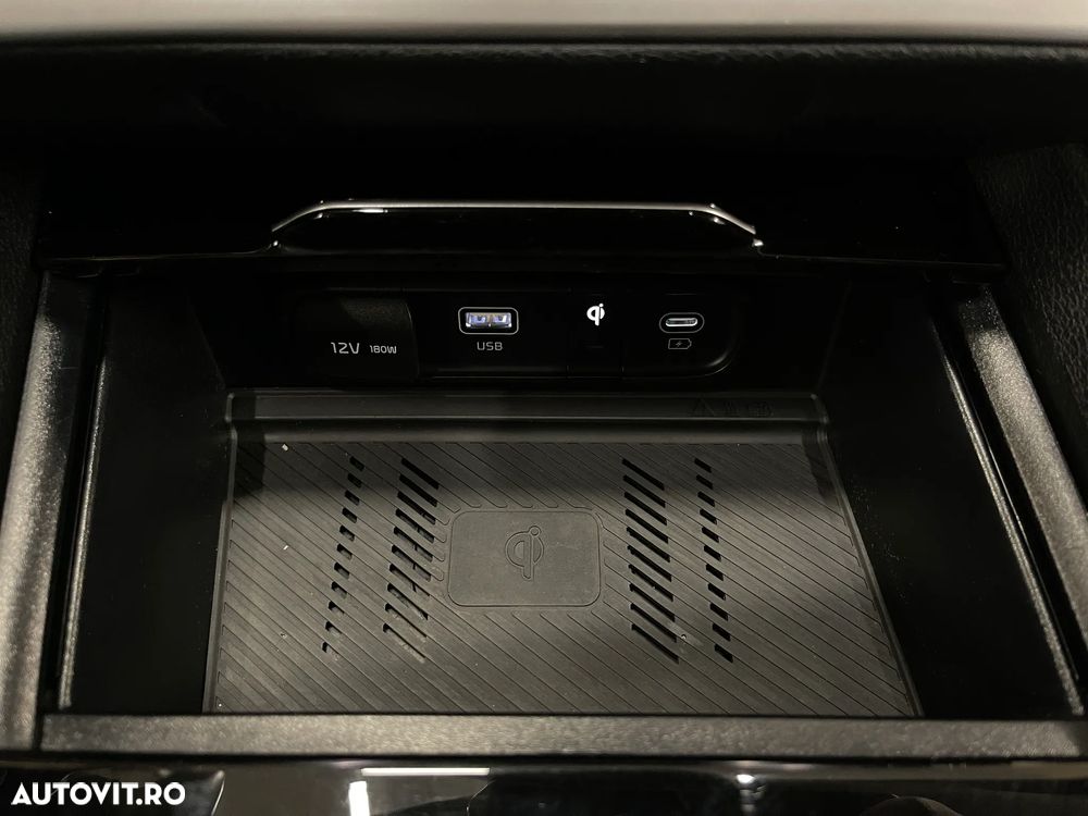 Kia Sportage 1.6 T-GDI PHEV 6AT 4x4 Business Line - 31