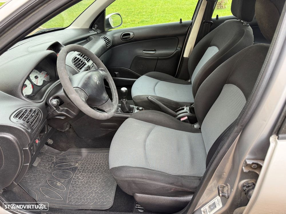 Peugeot 206 1.1 XT - 9