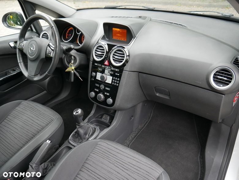 Opel Corsa 1.4 16V Innovation - 6
