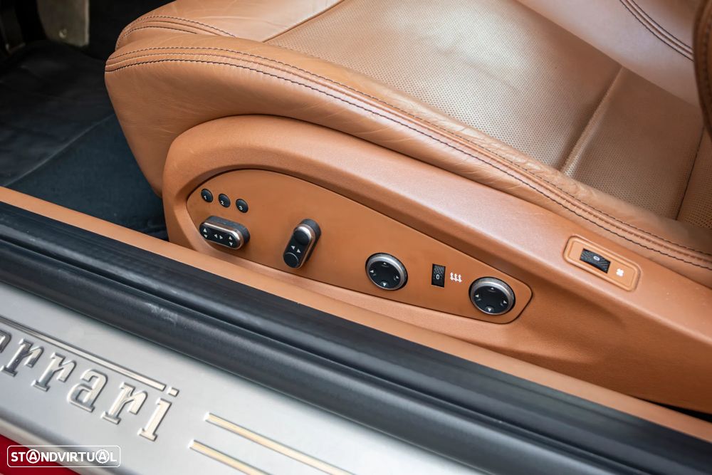 Ferrari FF 6.3 V12 - 13