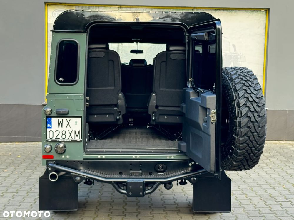 Land Rover Defender 110 2.2 TD4 SE Utility - 31