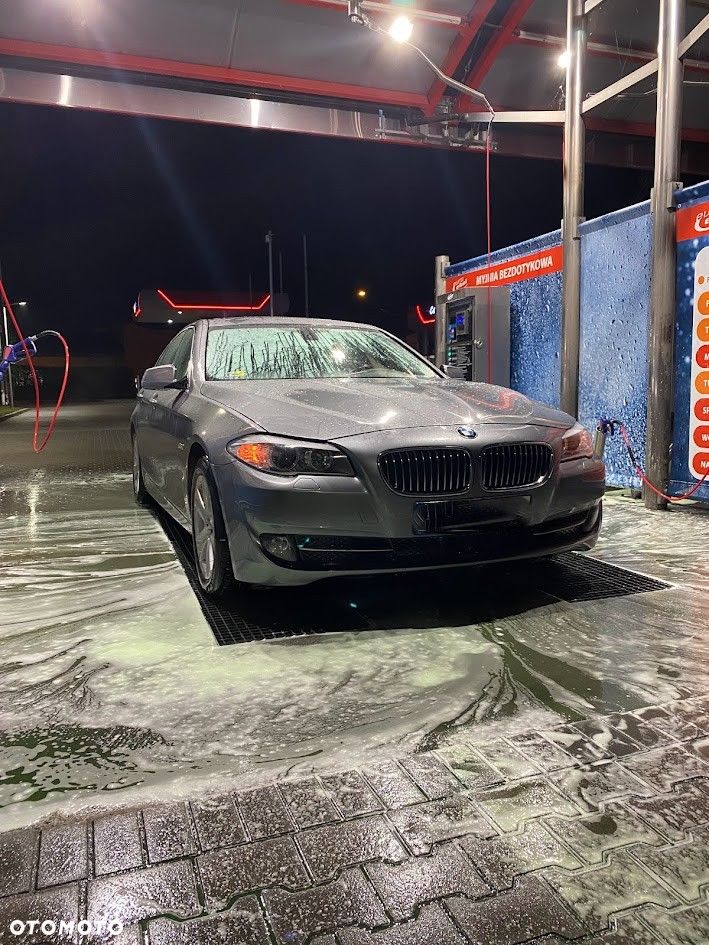 BMW Seria 5 528i - 1