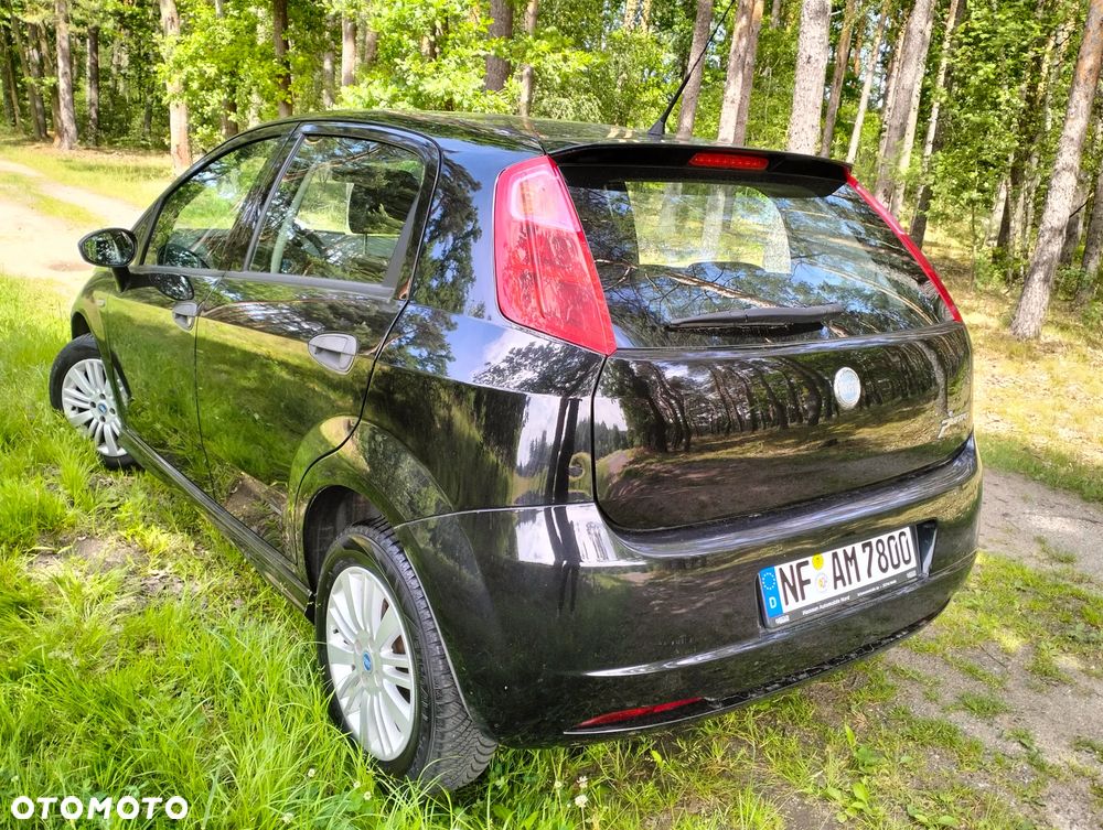 Fiat Punto 1.4 16V Dynamic - 19