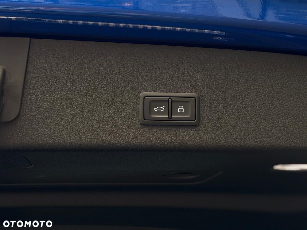 Audi Q8 Sportback e-tron - 13
