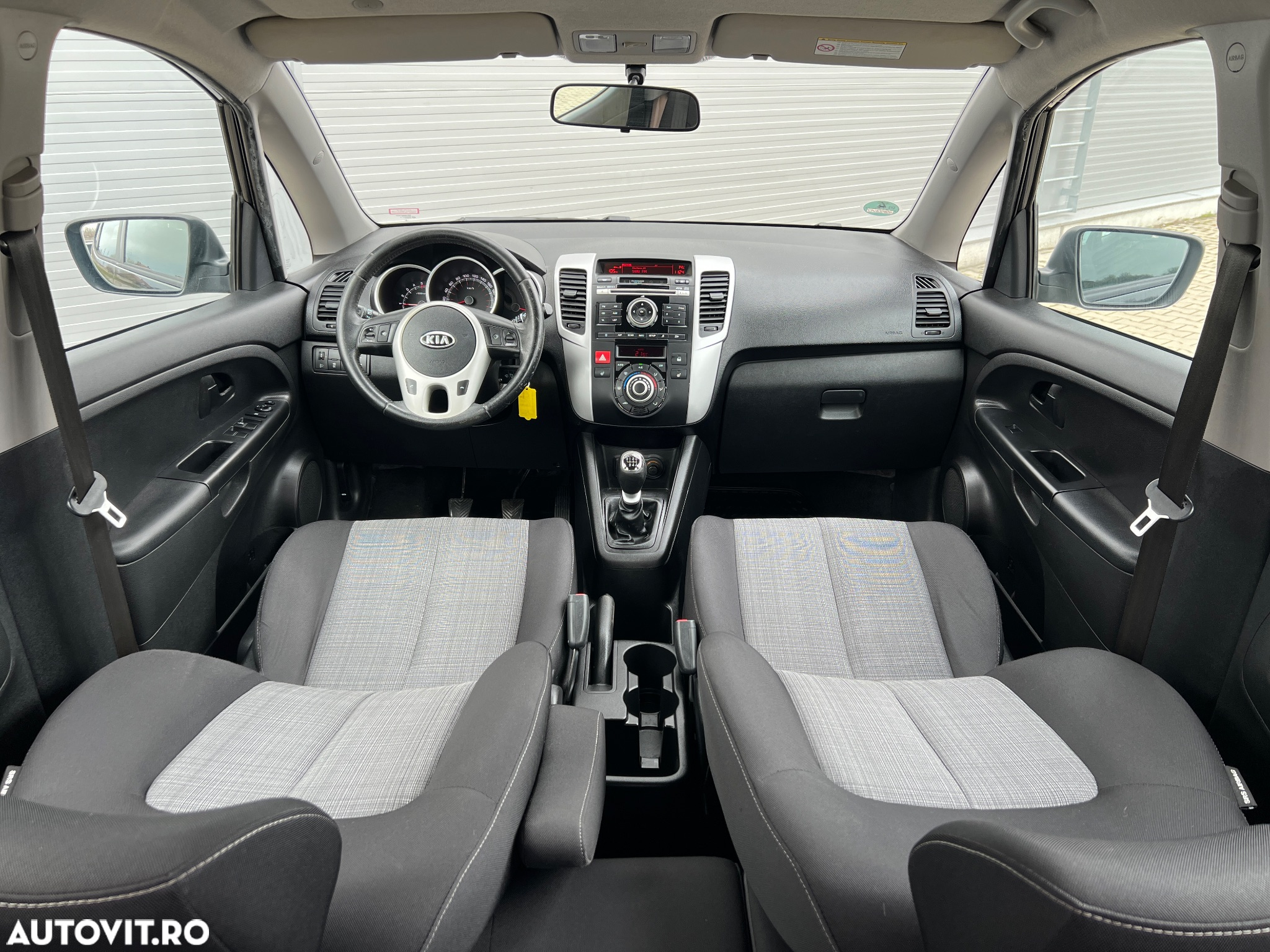 Kia Venga 1.6 CRDi 128 Black Collection - 8
