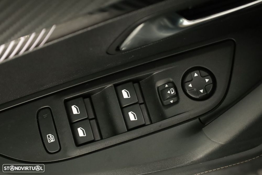 Peugeot 2008 1.2 PureTech Allure - 20