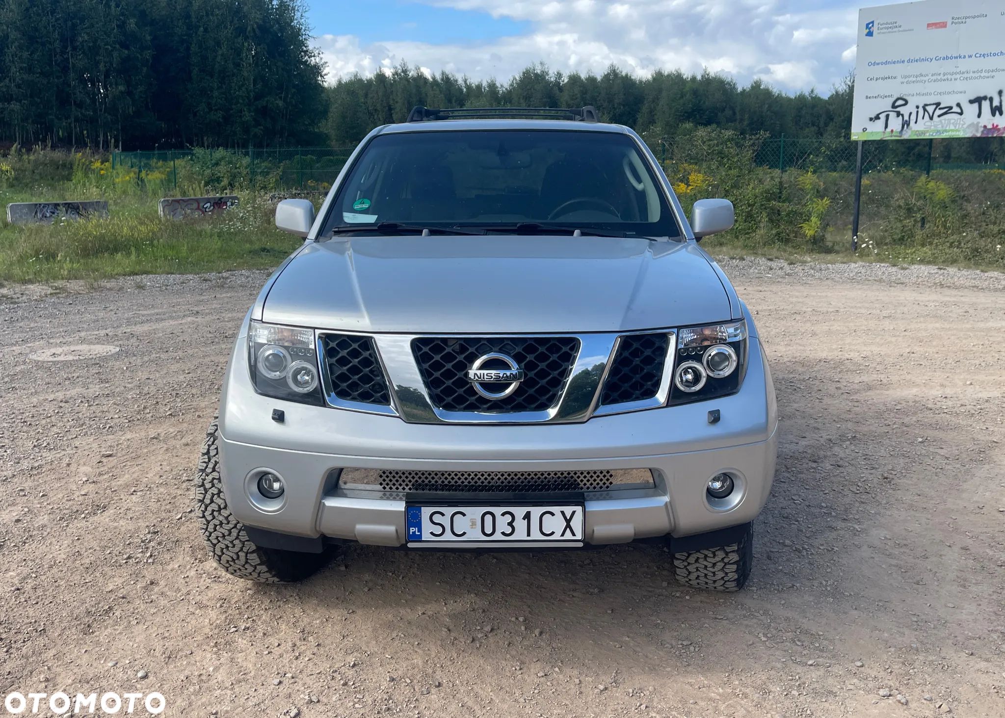 Nissan Pathfinder 4.0 V6 LE - 1