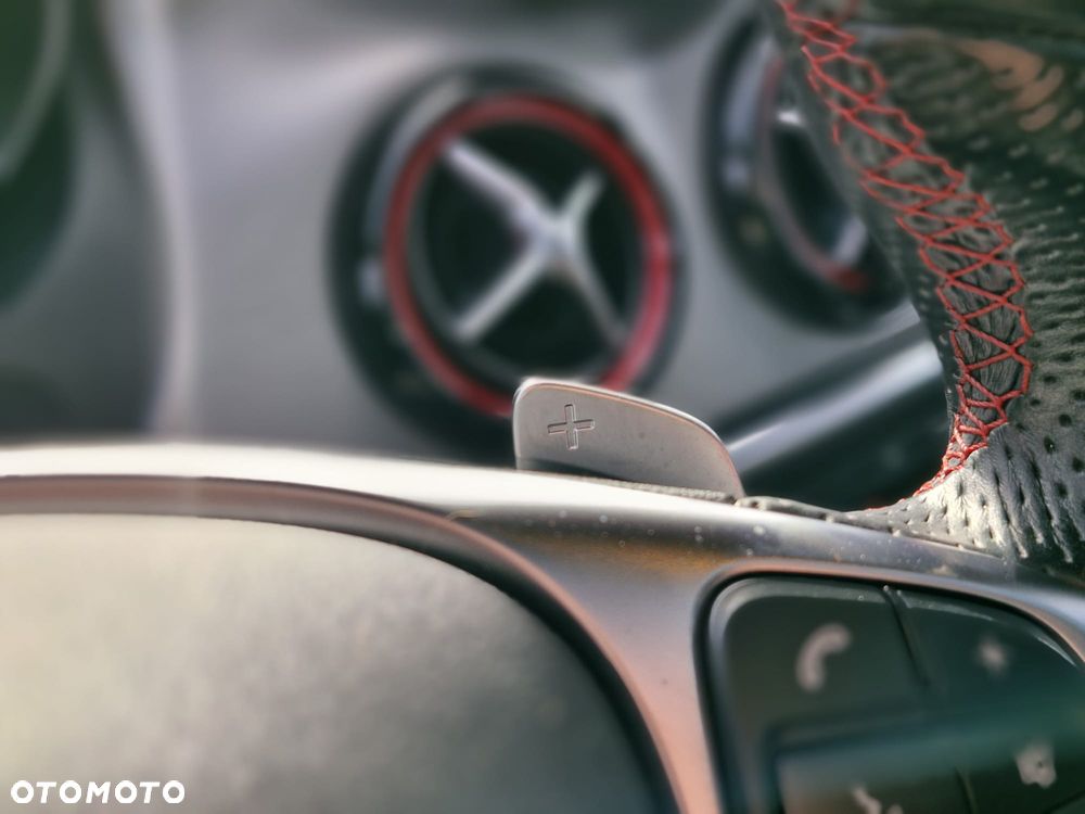 Mercedes-Benz CLA - 25