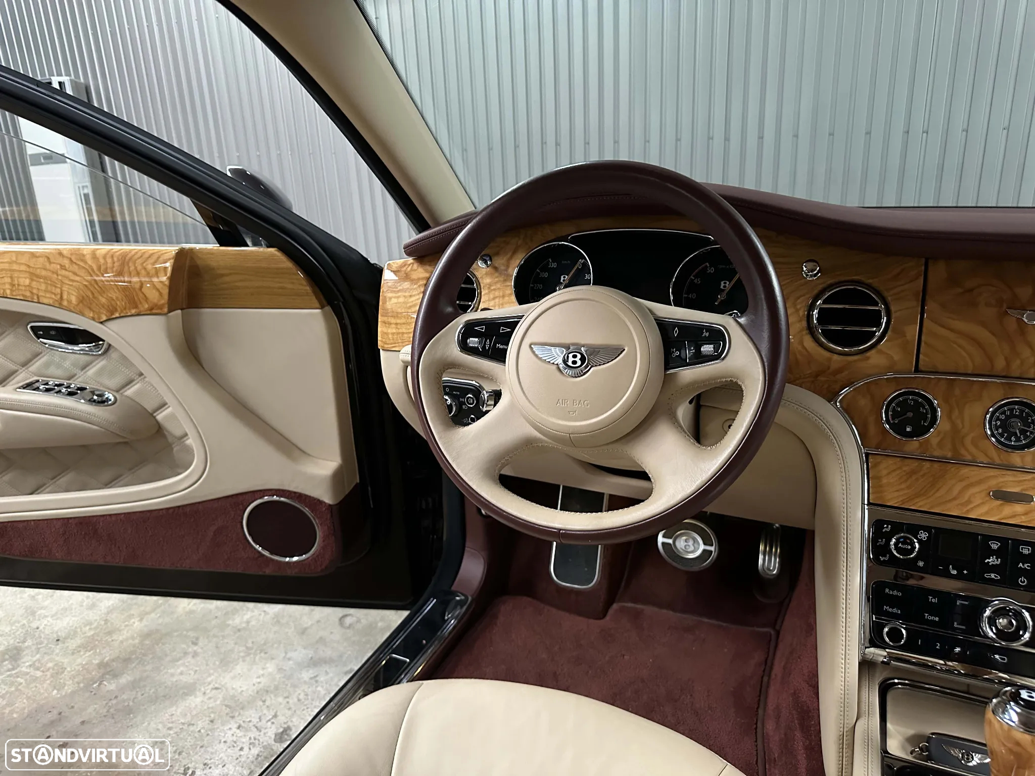 Bentley Mulsanne - 40