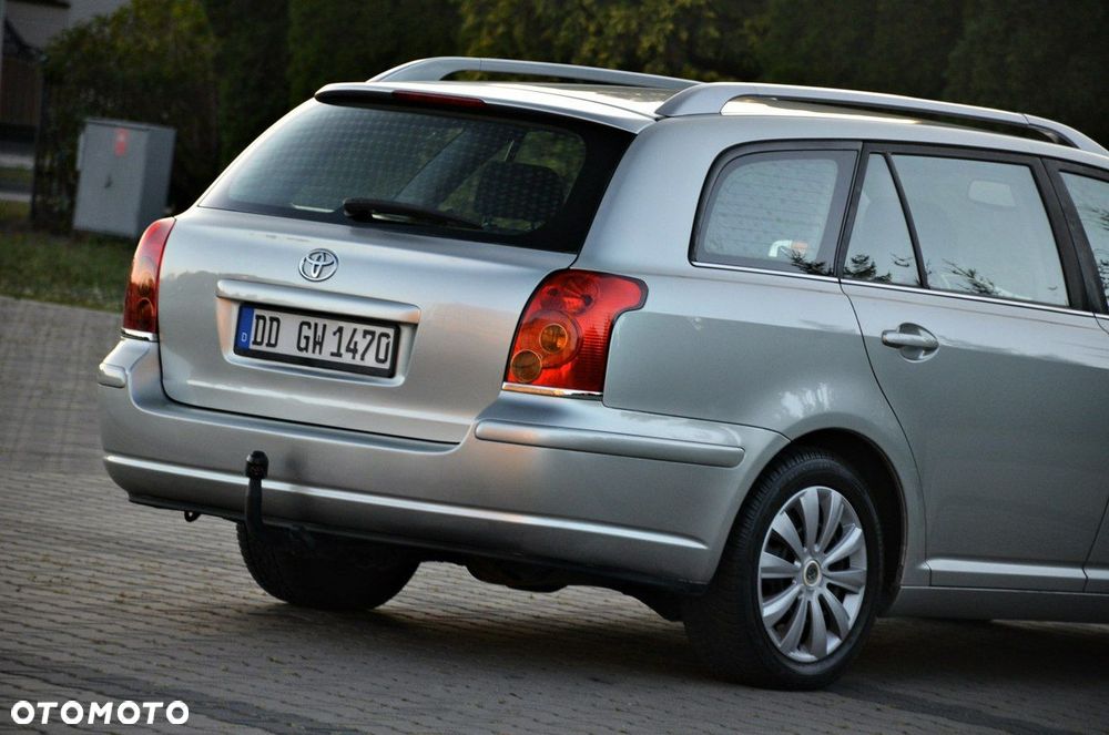 Toyota Avensis - 17