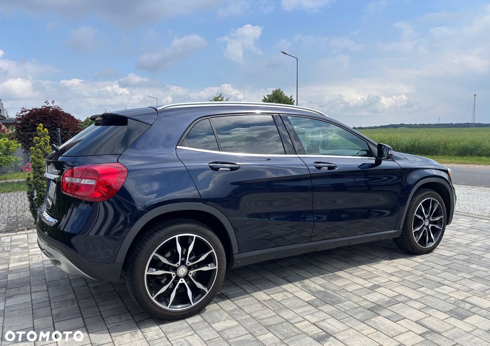 Mercedes-Benz GLA 250 4-Matic - 8