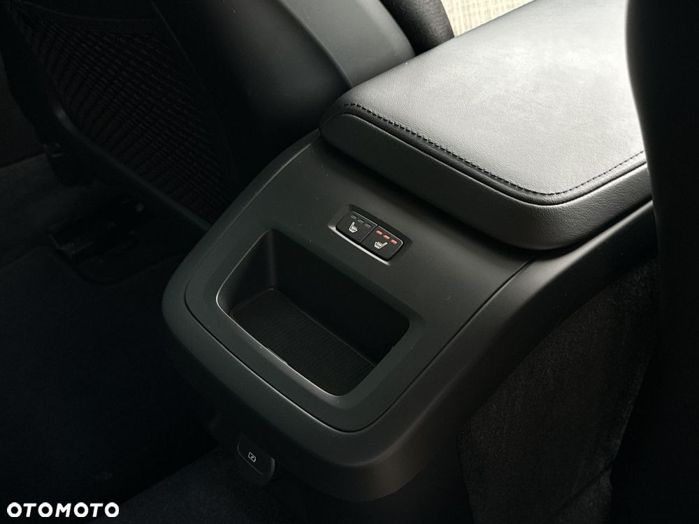 Volvo V60 Cross Country - 22