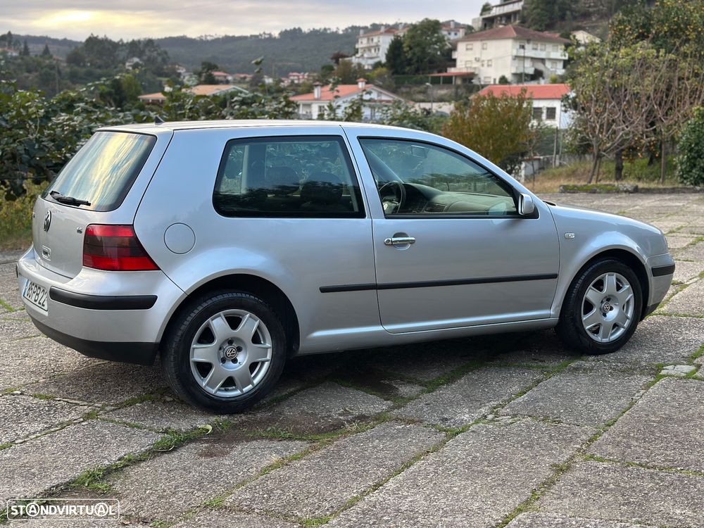 VW Golf 1.6i Confortline - 12